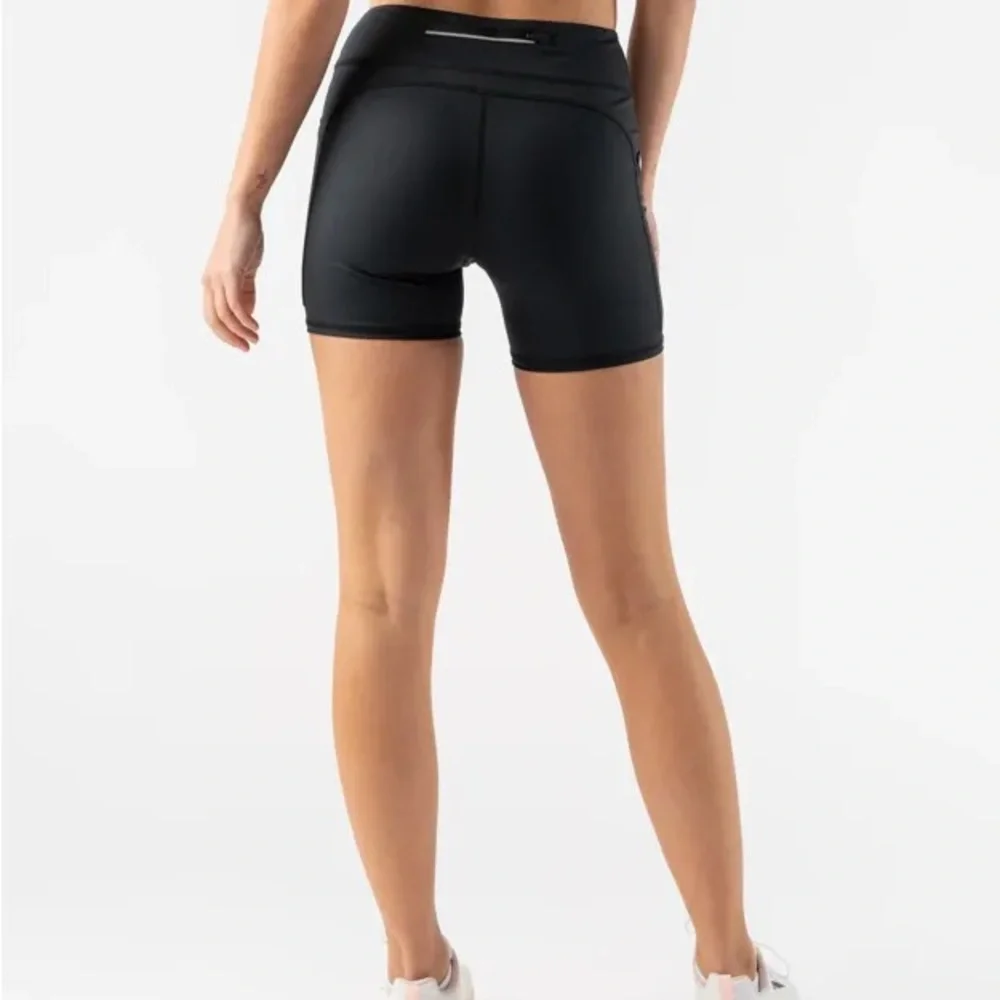 High-Performance Black Athletic Shorts for Women - Picture 2 of 3